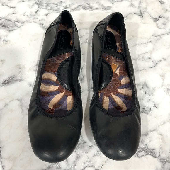 BORN Julianne Black Leather Flats Women’s Size 8.5 - Picture 1 of 9